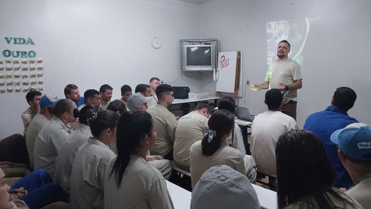 Palestra de segurança destacando as Regras de Ouro e o valor da vida